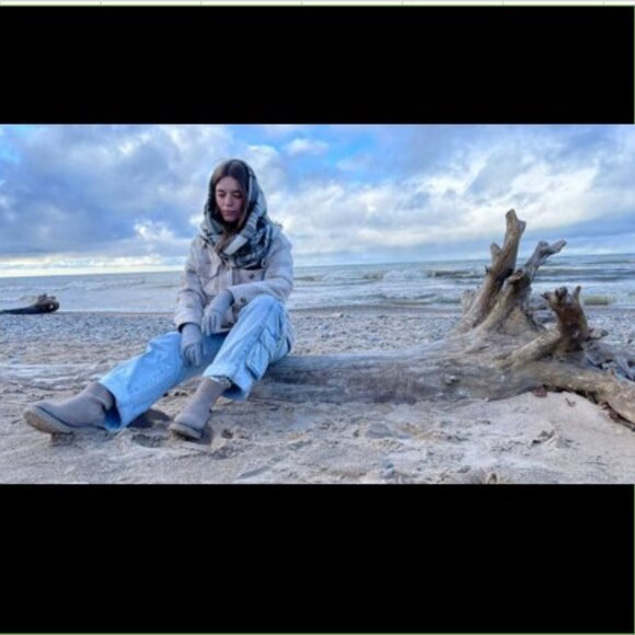 Modcloth Black & White Houndstooth Plaid Blanket Scarf Wrap Large 54"x54" Fringe - Picture 3 of 5